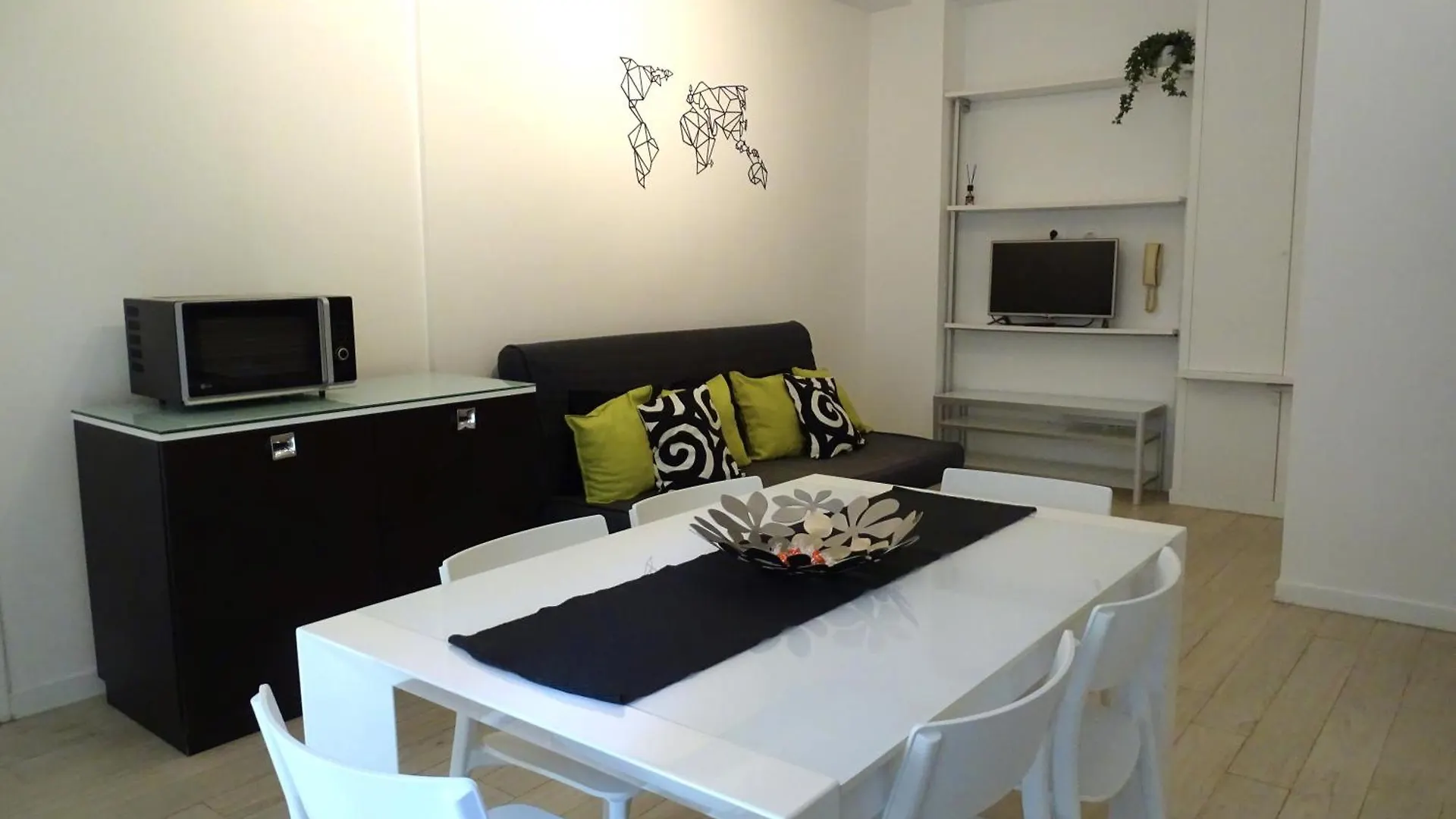 Design & Fashion District Apartment Милан